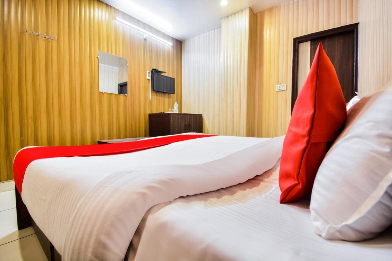 Oyo 46152 Hotel Neelam Karnāl Eksteriør bilde