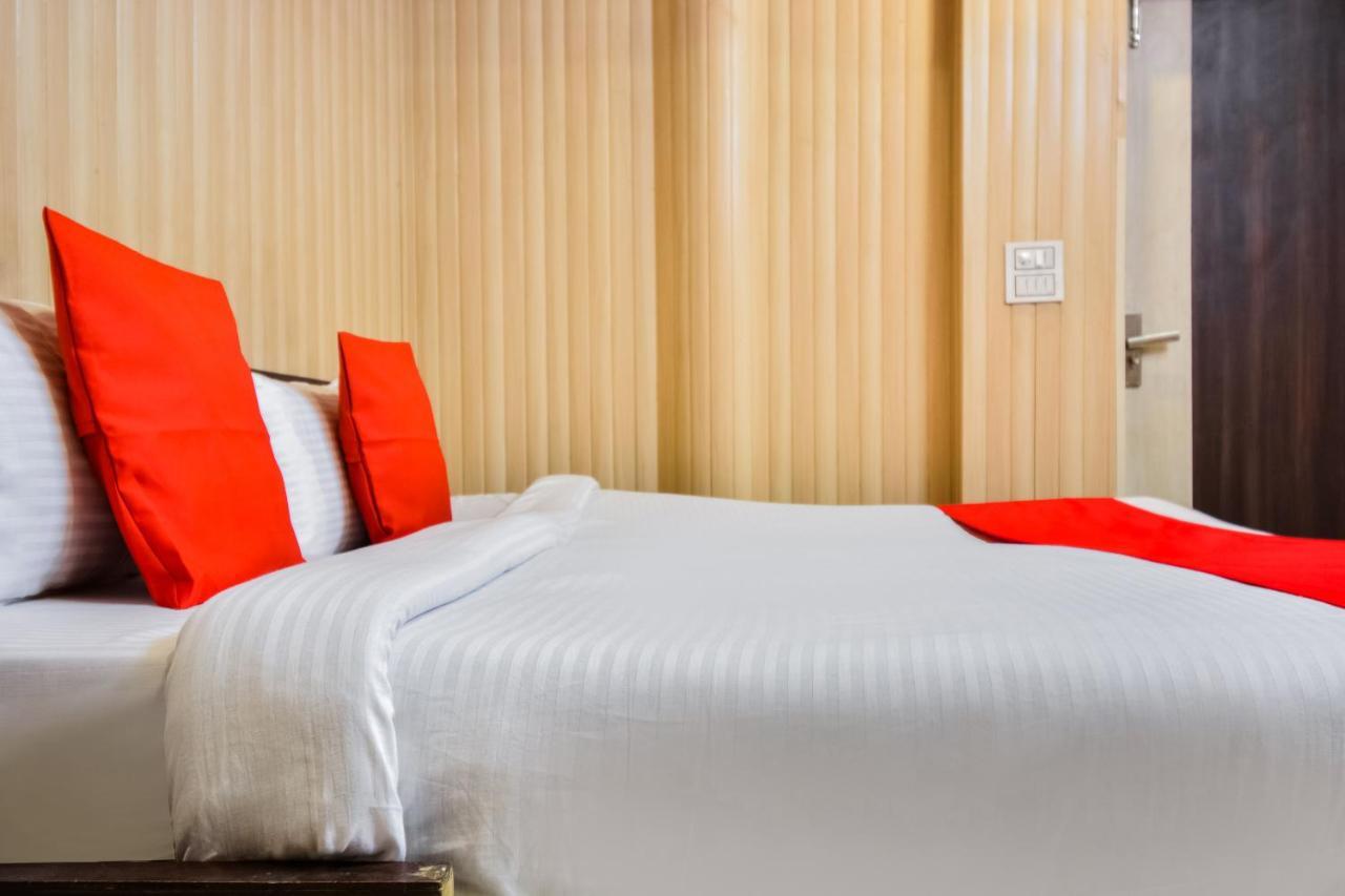Oyo 46152 Hotel Neelam Karnāl Eksteriør bilde