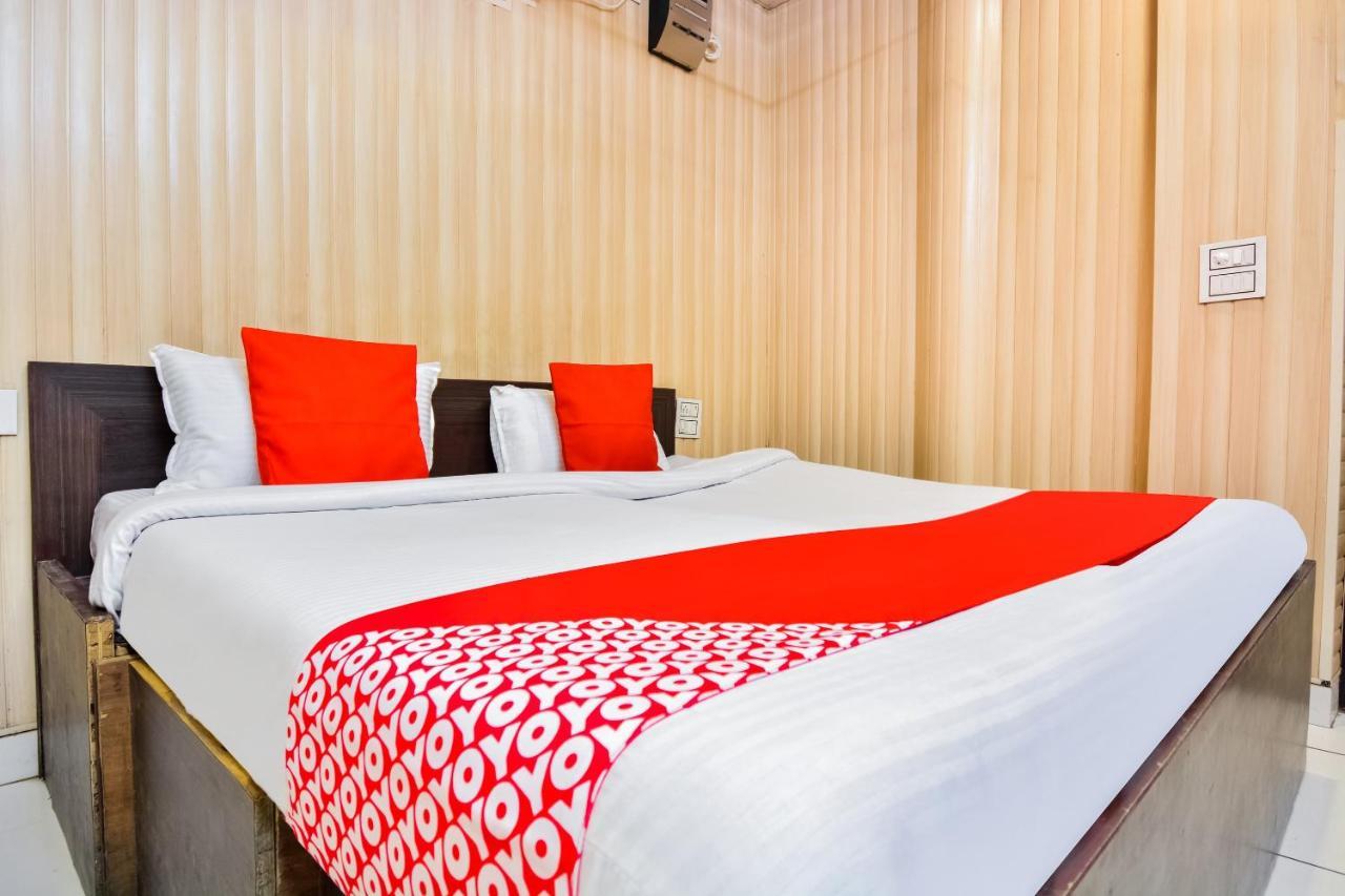 Oyo 46152 Hotel Neelam Karnāl Eksteriør bilde